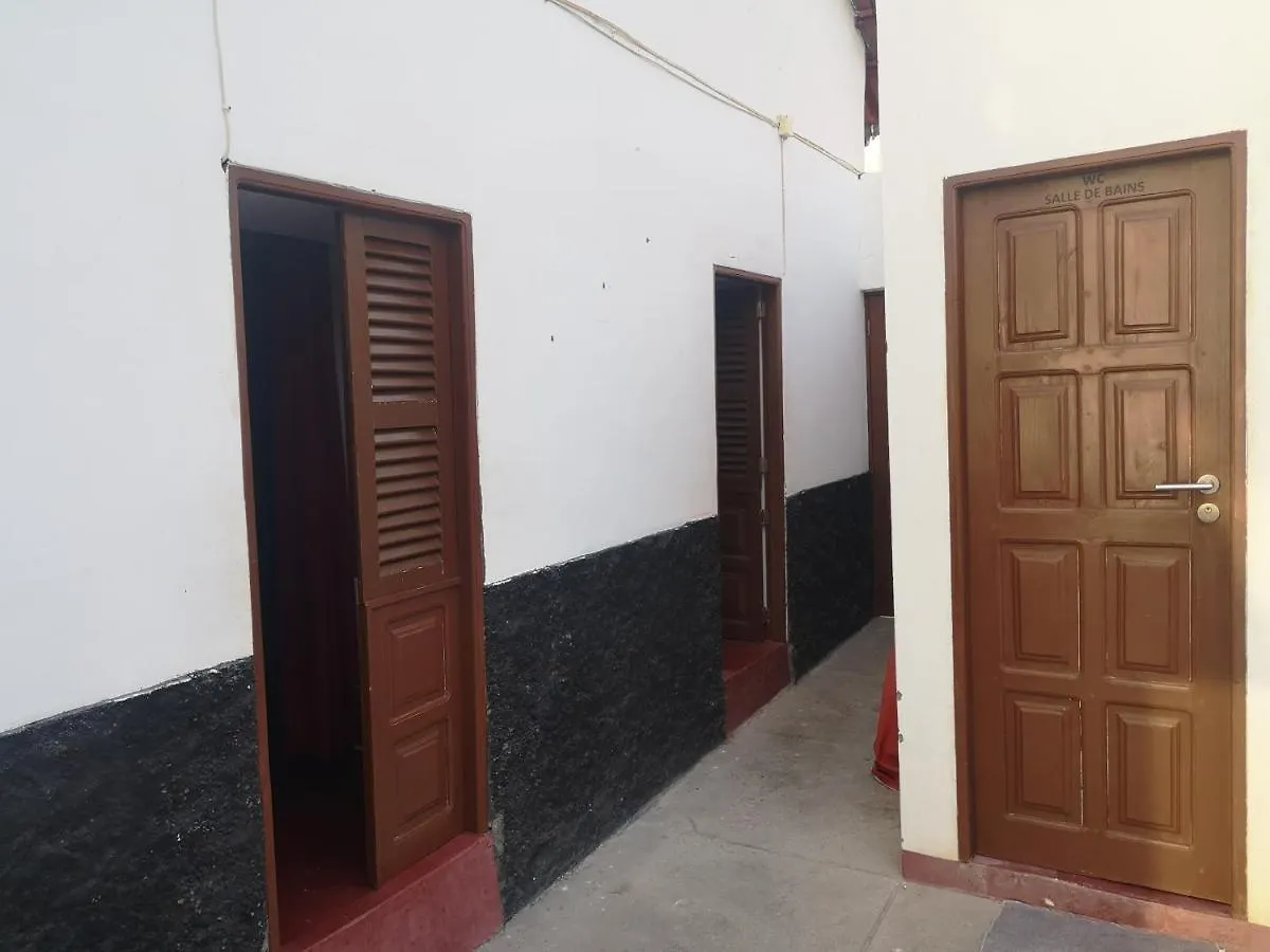 Bed and Breakfast Kaza Ladera Seladinha
