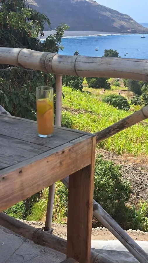 Kaza Ladera Bed & Breakfast Seladinha