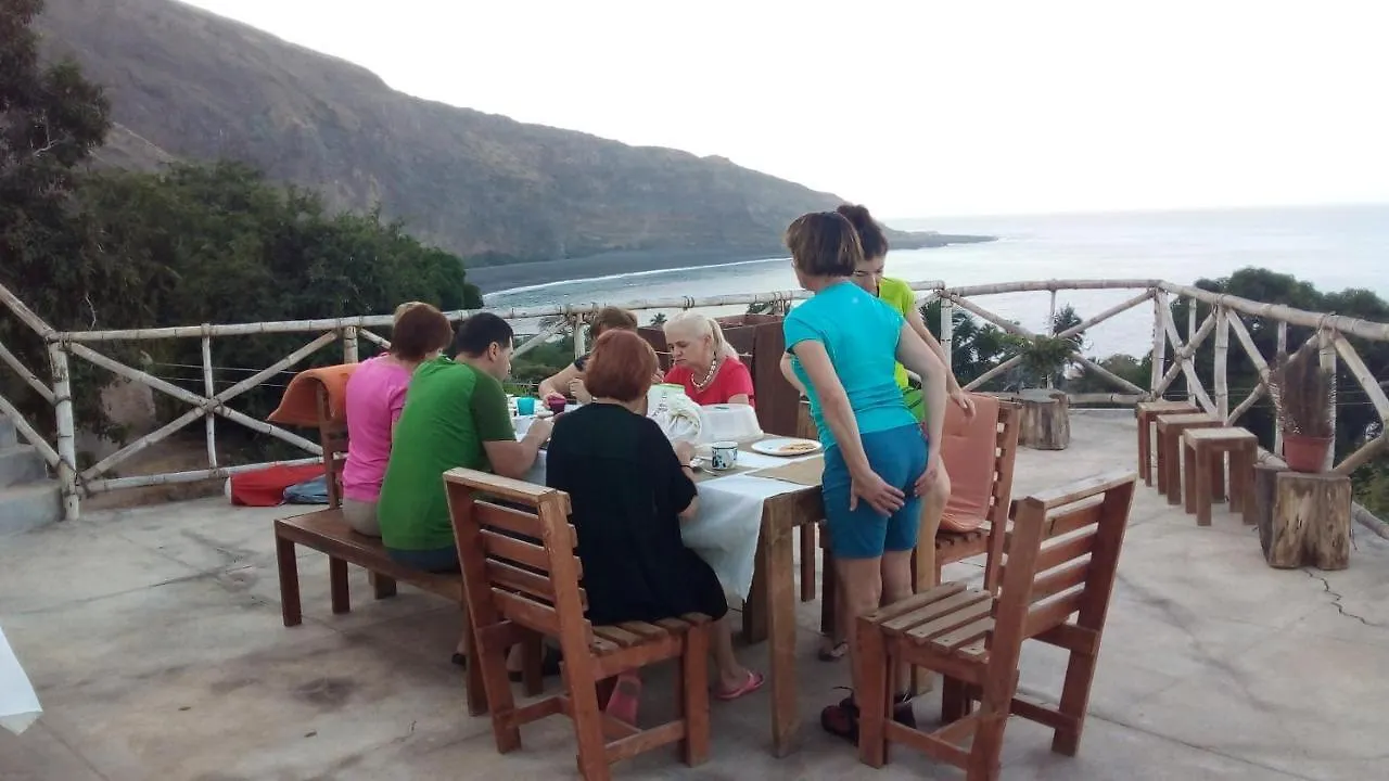 Kaza Ladera Bed & Breakfast Seladinha