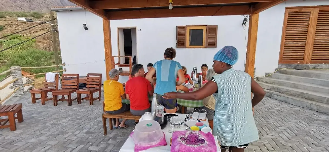 Kaza Ladera Bed & Breakfast Seladinha
