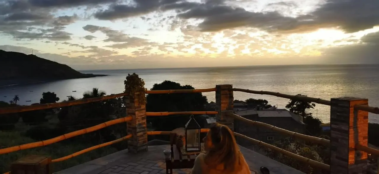 Kaza Ladera Bed & Breakfast Seladinha