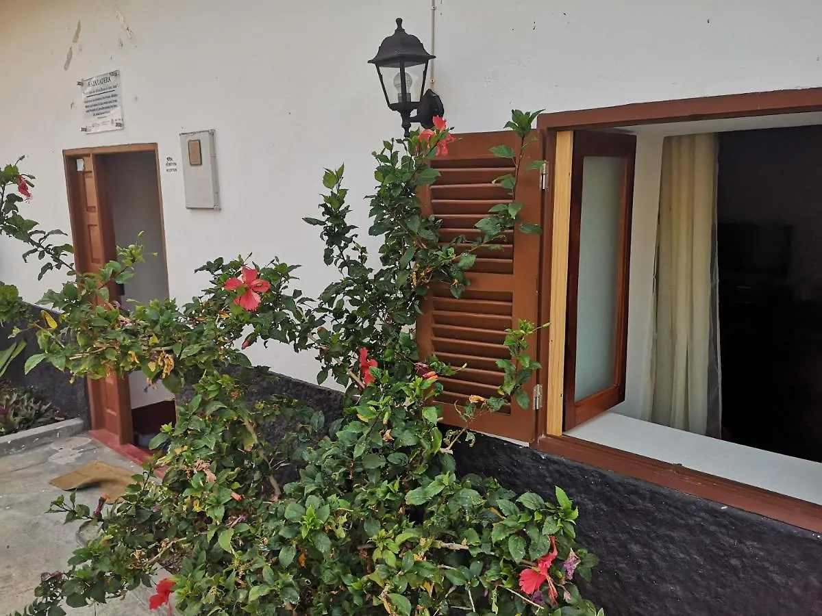Bed and Breakfast Kaza Ladera Seladinha