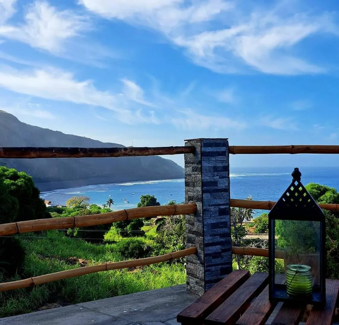 Bed and Breakfast Kaza Ladera Seladinha